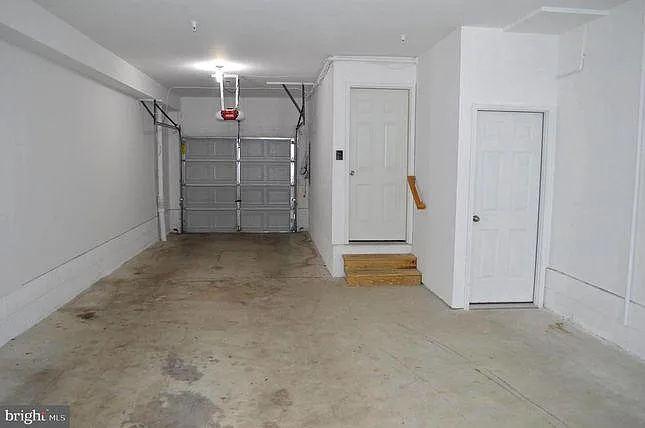 327 S Adams St — Photo 11