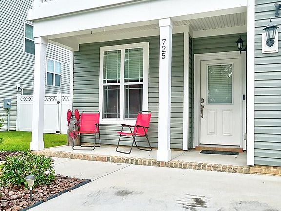 4th image of 725 Valentine Ln