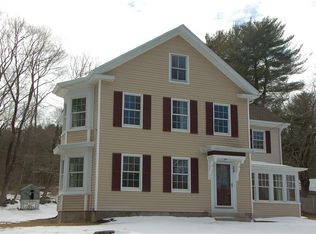29 Maple St, Hope Valley, RI 02832