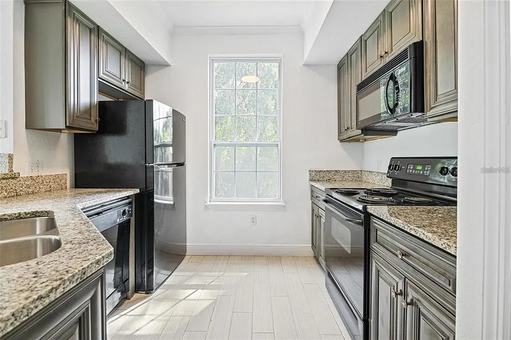 2 bed, 2.0 bath, 1112 sqft, $1,950 — Photo 4