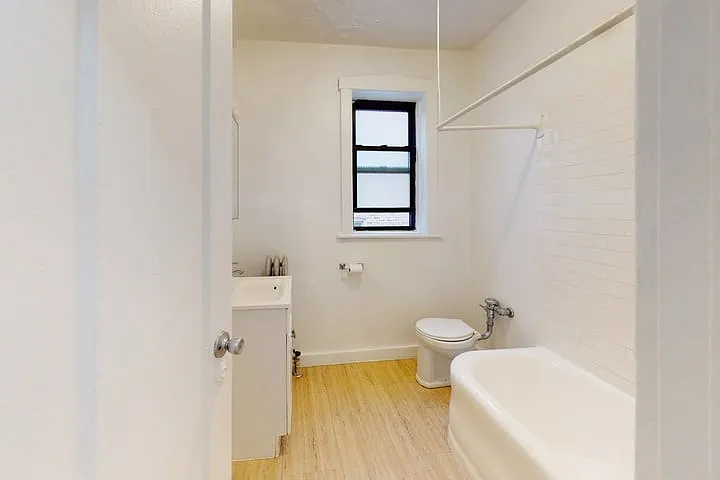 1101 E. Hyde Park Boulevard — Photo 26