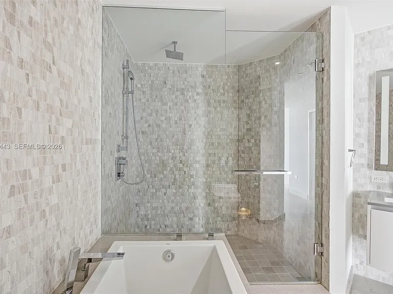 68 SE 6th St #2702 — Photo 59