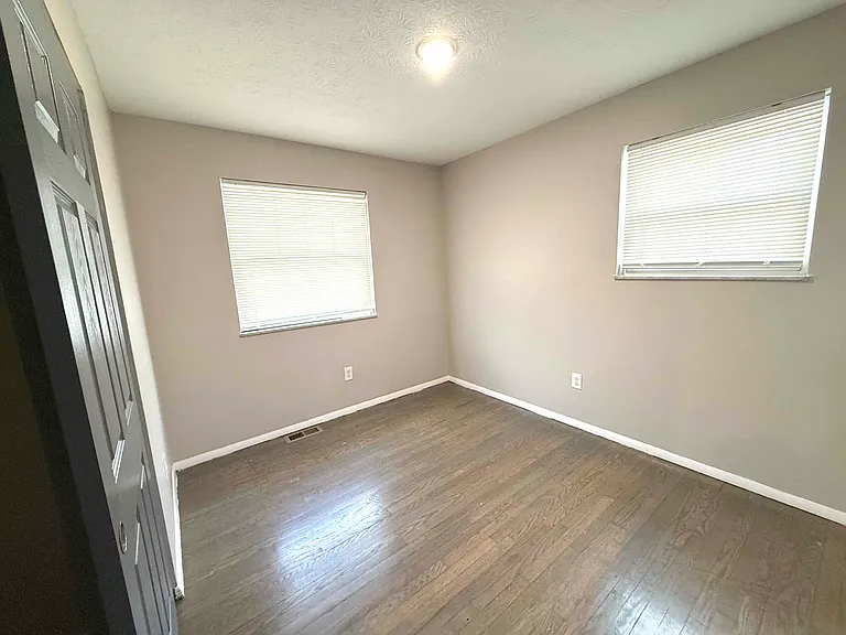 1709 Newbrook Dr — Photo 6