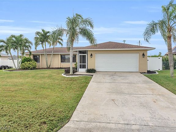 3rd image of 426 SW 43rd Ter