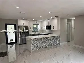 NE 4th Ct — Photo 21