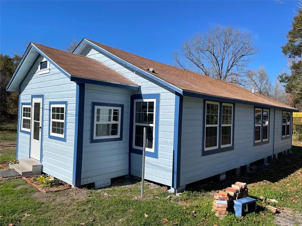 512 W 4th St, Corrigan, TX 75939