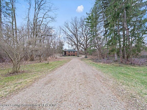 2nd image of 2593 Mount Hope Rd