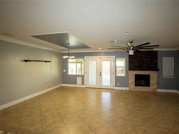 5th image of 828 W Cypress Ave #828