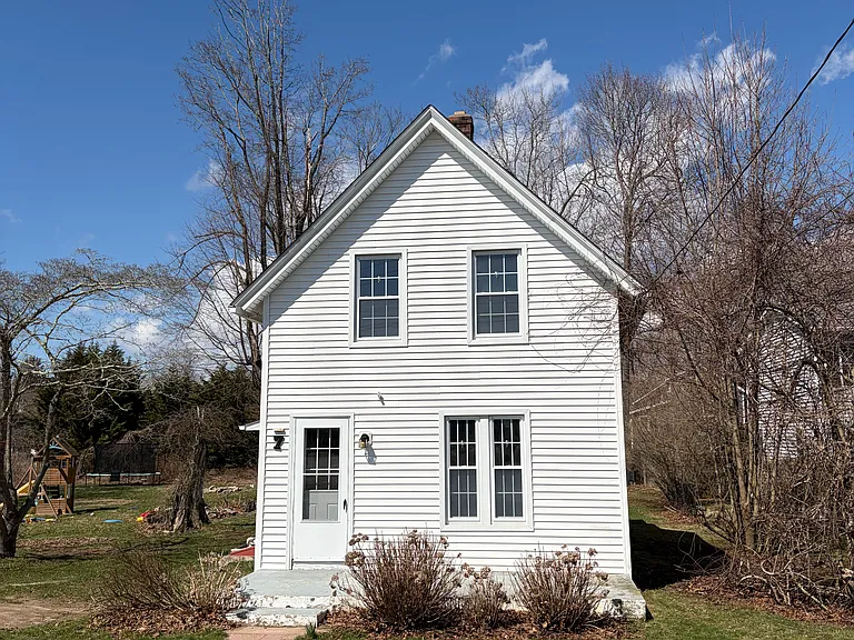 7 Central Ave — Photo 1