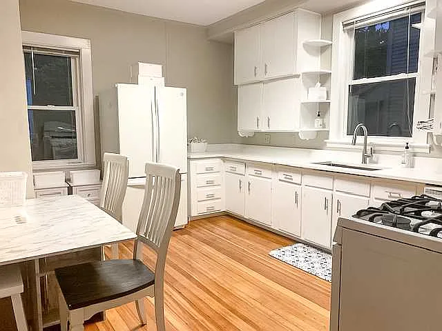 3 bed, $3,540 — Photo 2