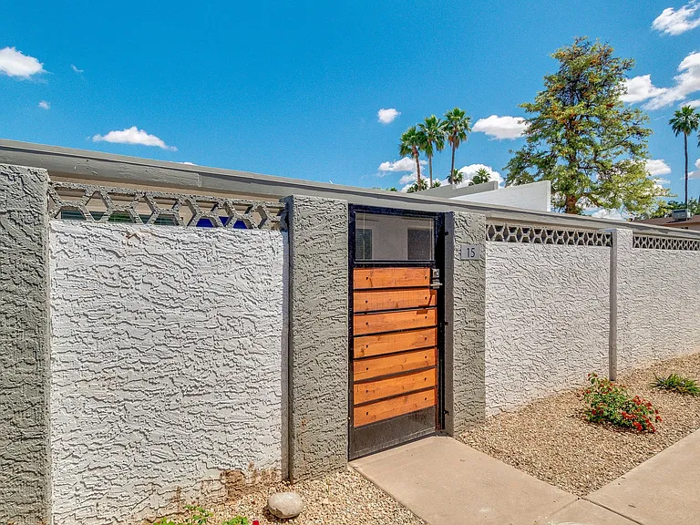 1545 W Colter St — Photo 8