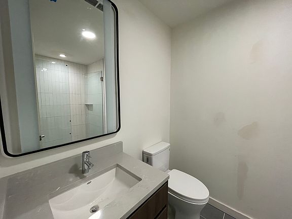5th image of 1123 W Chicago Ave #314