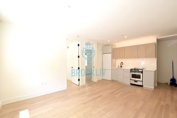 Rented by null | media 36