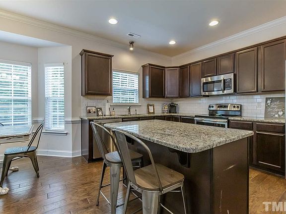3rd image of 2895 Victoria Falls Dr