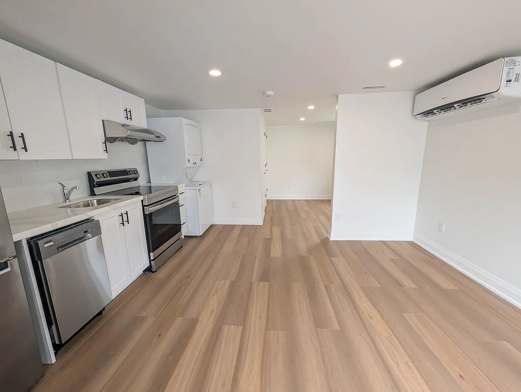 401 Navy Street - 3 — Photo 3