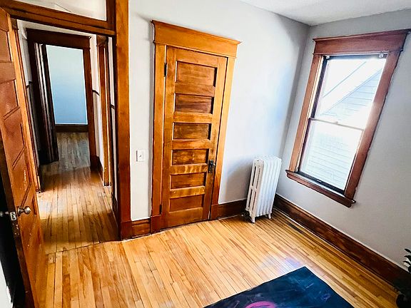 2nd image of 984 Wakefield Ave APT 2