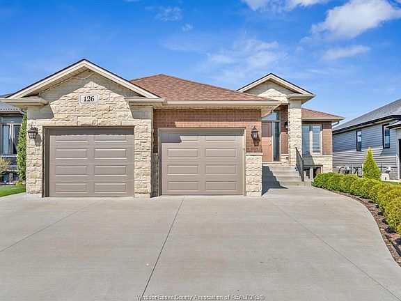 3rd image of 126 Golfview Dr
