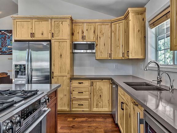 5th image of 10434 Saint James Pl