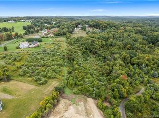 37 Hundred Acres Rd, Newtown, CT 06470