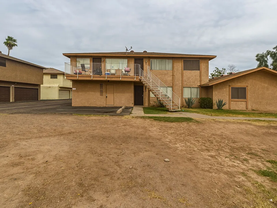 3308 W Loma Ln