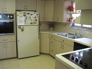 4th image of 2830 Carmen Dr