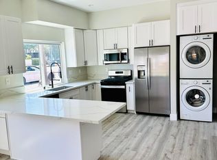411 Beryl St #F, Redondo Beach, CA 90277