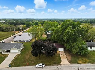 412 E 15th St, Eldon, MO 65026