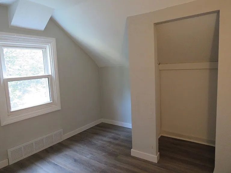 3406 Blakeley Ave — Photo 6