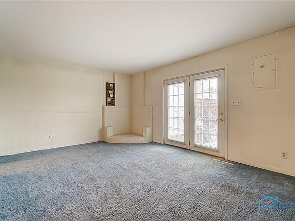 5th image of 1724 Queenswood Dr APT 8