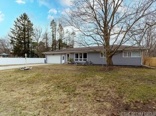 16245 Gierman Dr, Spring Lake, MI 49456