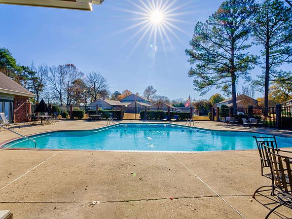 5th image of 1720 Hobbits Glen Dr #39