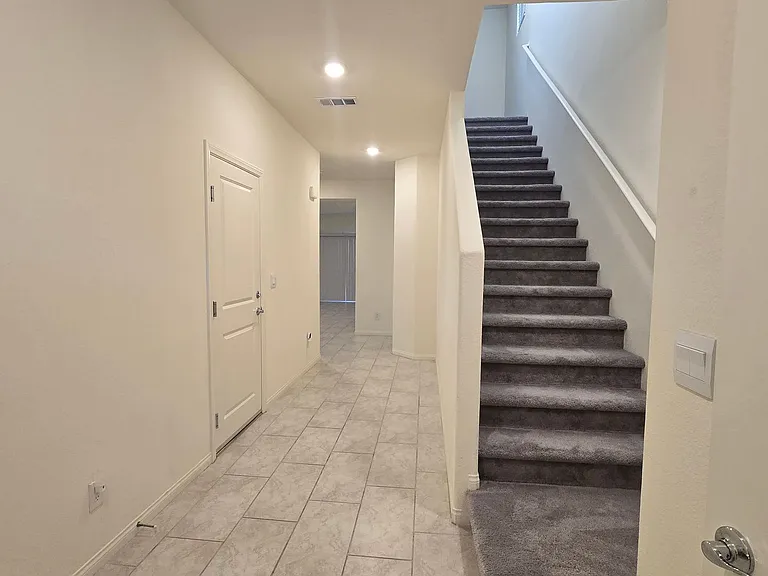 7647 Duran Harbor Ln — Photo 3