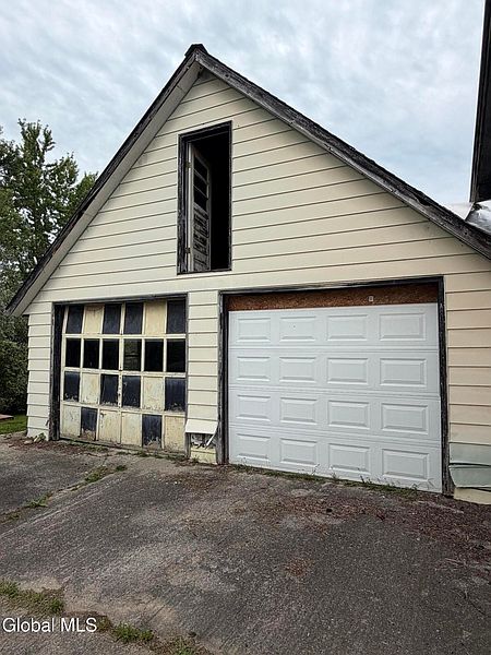 2nd image of 4 S East Avenue