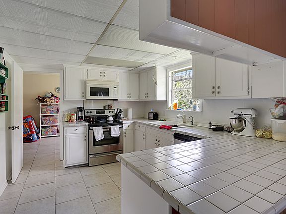 5th image of 336 Westmeade Dr