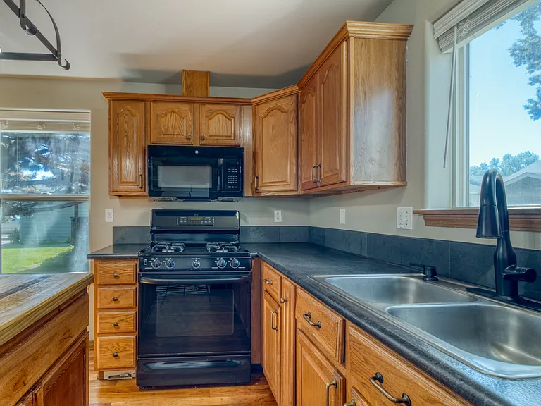 2765 NE Faith Dr — Photo 6