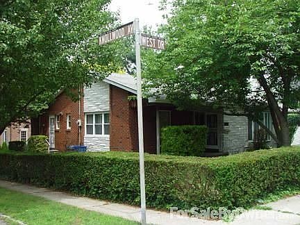 5th image of 2718 West Dr