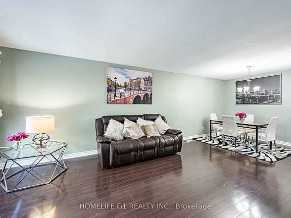 3rd image of 8 Holgate Ct