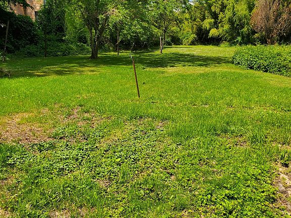 5th image of 15 Tuckahoe Ave #1