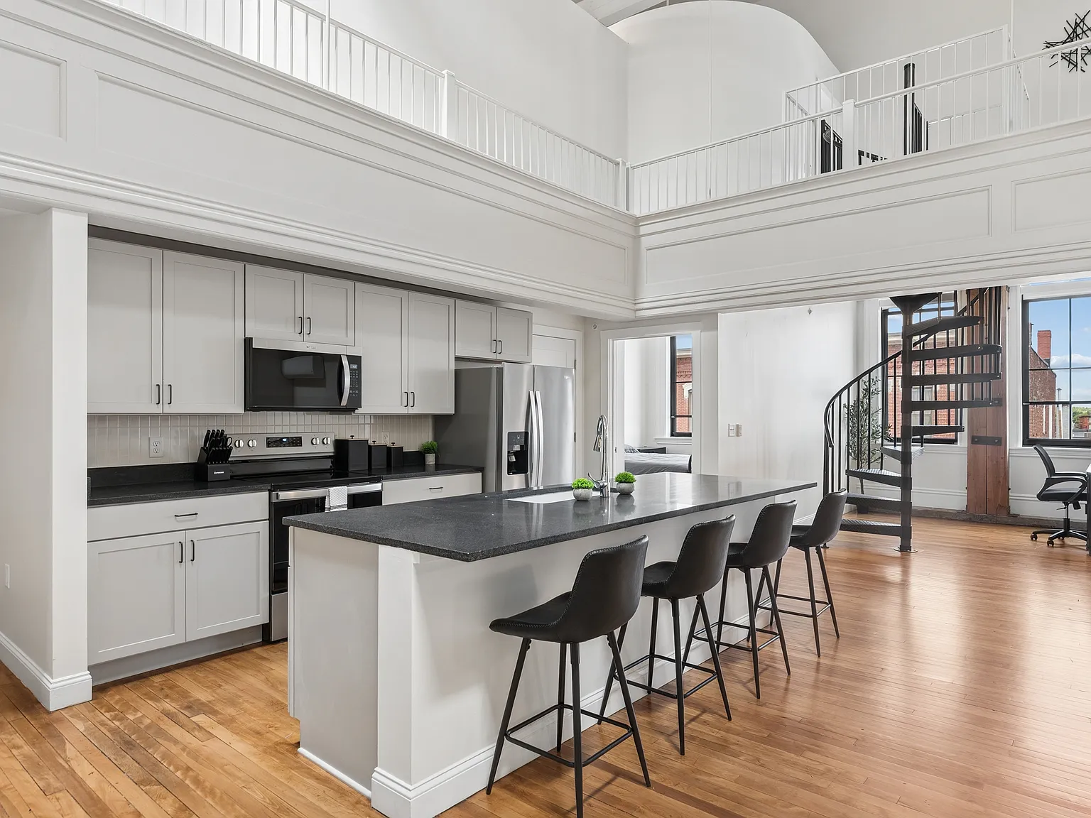 3 bed, $3,500 — Photo 3