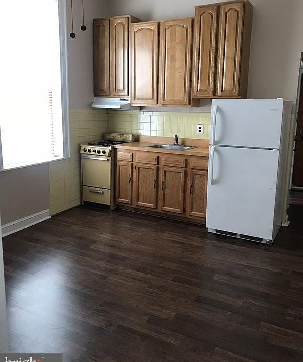1st image of 155 N 21st St APT 2R