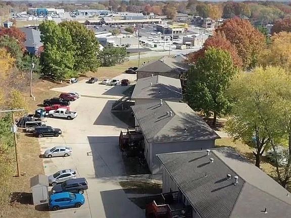 4th image of 805 NW Mock Ave