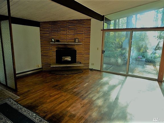 4th image of 1977 NE 8th Ave