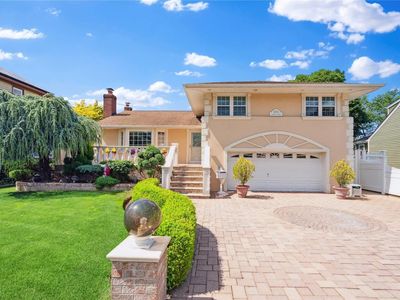 3855 Lincoln Street, Seaford, NY, 11783