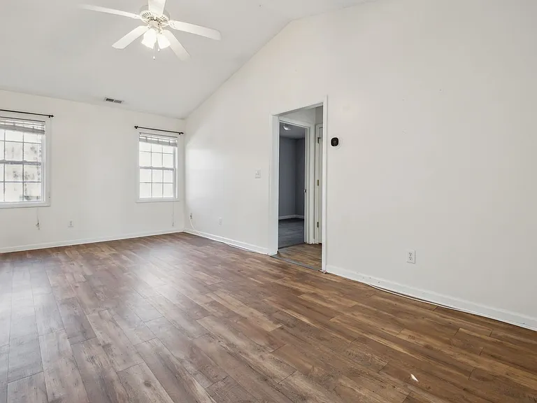 106 Waterfall Dr — Photo 15
