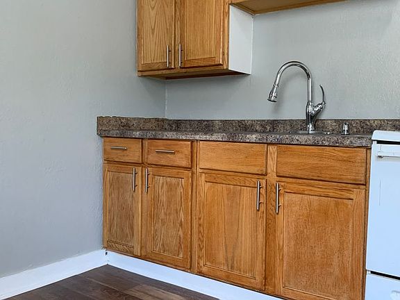 3rd image of 1021 Hudson Rd Unit 1