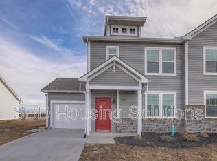 12423 S Parkwood Ln, Lees Summit, MO 64086