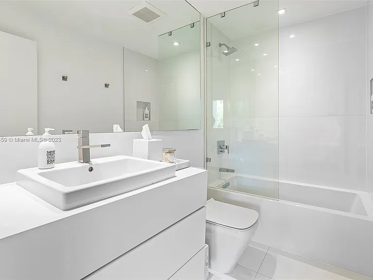 2122 Fisher Island Dr #2122 — Photo 39