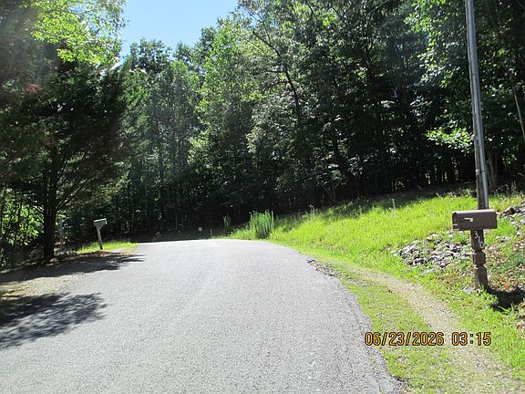 5th image of 8 S Quail Cove Cir
