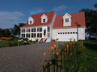 319 Lakewood Dr, Swanton, VT 05488