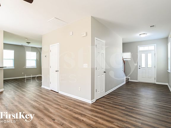 4th image of 3316 Streamside Dr